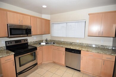 724 E Devonshire Ave 105_1669