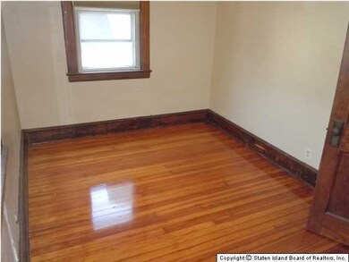 1321 Clove Rd, Staten Island, NY 10301 - photo 7