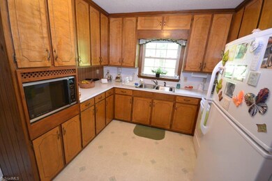 736 Foxfire Rd, Asheboro, NC 27205 - photo 6