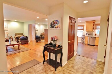 16 Salisbury Ct, Holmdel, NJ 07733 - photo 3