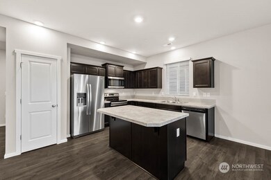 18778 Lipoma Place E unit 998, Puyallup, WA 98374 - photo 2