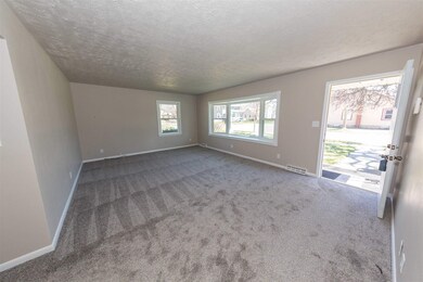 317 N Vine St, Elkhart, IN 46514 - photo 4
