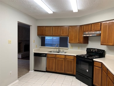 6814 Grant Dr, Richmond, TX 77469 - photo 4