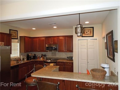 912 Davie Ave, Statesville, NC 28677 - photo 5