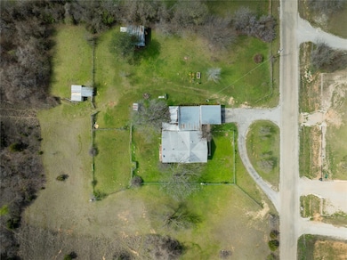 216 E Bradshaw Rd, Springtown, TX 76082 - photo 3