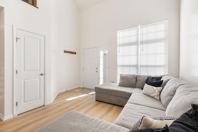 19-web-or-mls-6188DownwingLane_Hommati10