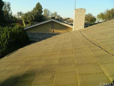 Great tile roof.