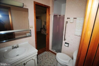 8804 Briarcroft Ln, Laurel, MD 20708 - photo 4