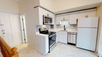 518 Putnam Ave unit 2, Cambridge, MA 02139 - photo 2