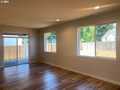 280 W 19th St, Lafayette, OR 97127 - photo 7