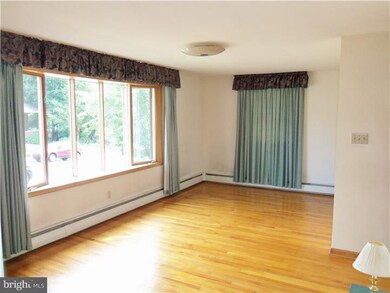 1042 N 19th St unit 1044, Allentown, PA 18104 - photo 5