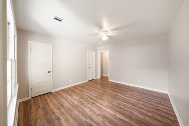 217 N Beauregard St, Alvin, TX 77511 - photo 6