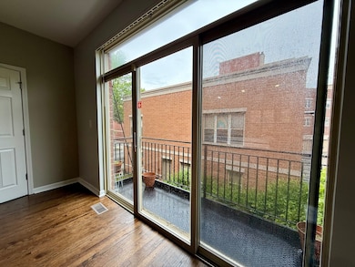 1333 N Burling St unit B, Chicago, IL 60610 - photo 4