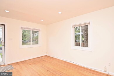 5720 Fenwick Dr, Alexandria, VA 22303 - photo 5