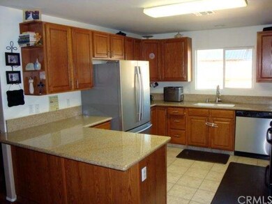 6859 Ivanpah Ave, Twentynine Palms, CA 92277 - photo 6