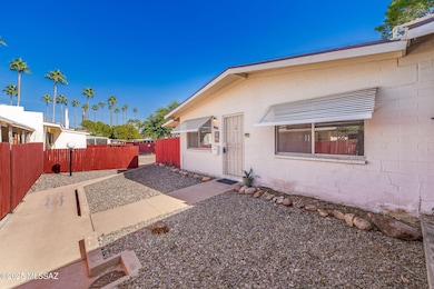 488 N Silverbell Rd unit A, Tucson, AZ 85745 - photo 2