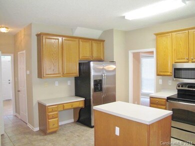 9201 Torrence Crossing Dr, Huntersville, NC 28078 - photo 4