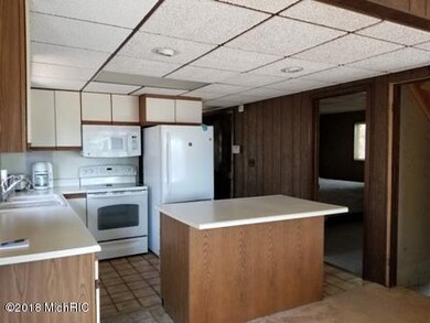 8795 W Velt Ave, Baldwin, MI 49304 - photo 4