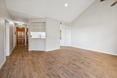 5210 Weslayan St unit 303, Houston, TX 77005 - photo 2