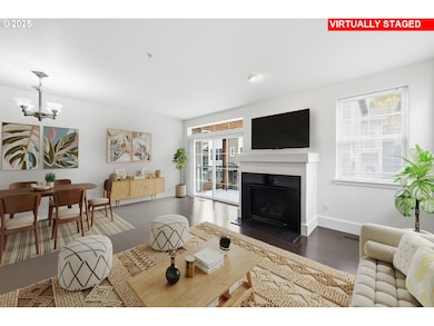 Living Room/Entrance