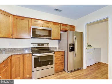 306B Violet Dr unit 306B, Mount Laurel, NJ 08054 - photo 3