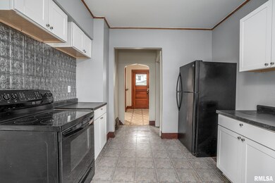 546 W 16th St, Davenport, IA 52803 - photo 6