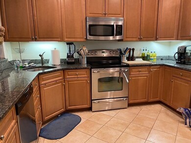 Salem Place Condominiums unit 52, Woburn, MA 01801 - photo 4