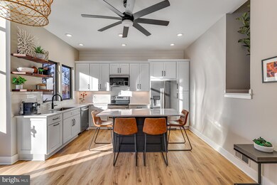 11010 Thrush Ridge Rd, Reston, VA 20191 - photo 6