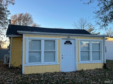 524 Cherry St, Greenfield, IN 46140 - photo 2