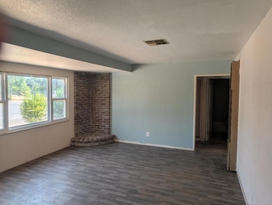 1118 4th St, Redding, CA 96002 - photo 4