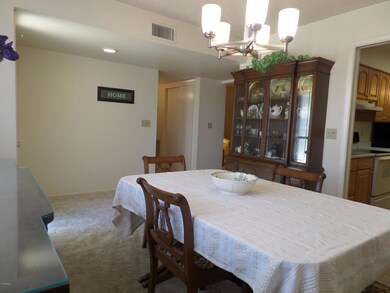 FORMAL DINING