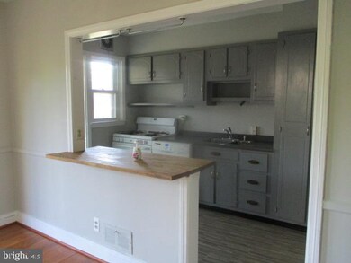 8631 Black Oak Rd, Parkville, MD 21234 - photo 6