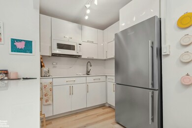 72-35 112th St unit 2 D, Forest Hills, NY 11375 - photo 3