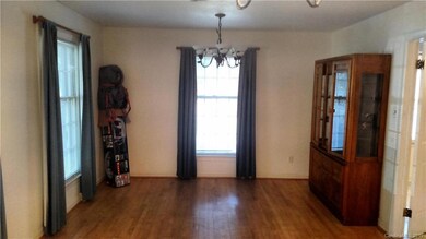 1027 Hunter St, Statesville, NC 28677 - photo 4