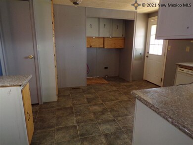 4406 Mescalero St, Carlsbad, NM 88220 - photo 6