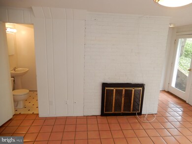 7306 Rippon Rd, Alexandria, VA 22307 - photo 4