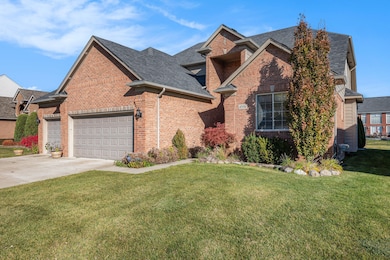 47376 Hidden Meadows Dr, Macomb, MI 48044 - photo 2