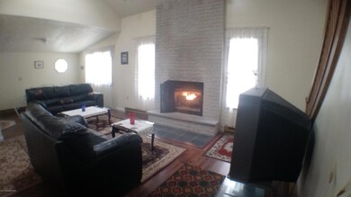 7084 Boulder Ct, Tobyhanna, PA 18466 - photo 4