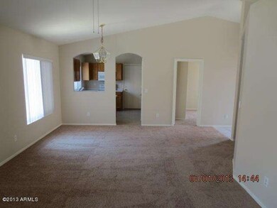 LivingRoom02