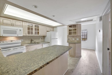 917 NE 16th Ave unit 7, Fort Lauderdale, FL 33304 - photo 4