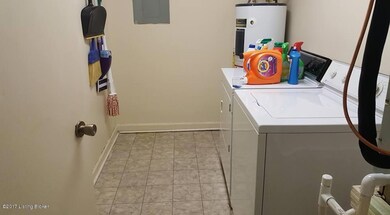 BRAWNER LAUNDRY ROOM
