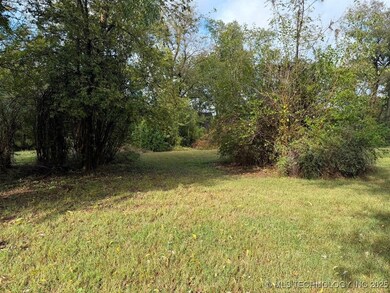 1223 E 7th St, Okmulgee, OK 74447 - photo 4