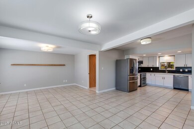 3702 E Laurel Ln, Phoenix, AZ 85028 - photo 2