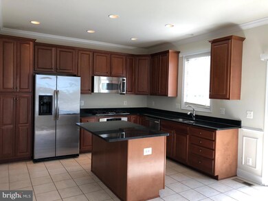 2186 Oberlin Dr unit 215A, Woodbridge, VA 22191 - photo 3