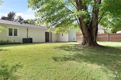 51 Tipperary Dr, Asheville, NC 28806 - photo 5