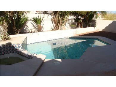 Swimming Pool/Hot Tub/Sauna.