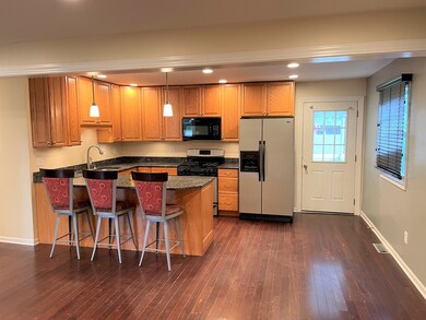 163 Kings Rd, Carpentersville, IL 60110 - photo 4