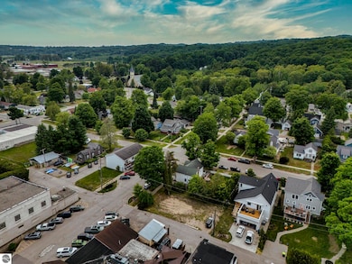 112 W Madison Ave, Suttons Bay, MI 49682 - photo 3