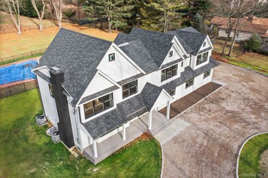 158 Landing Meadow Rd, Smithtown, NY 11787 - photo 7