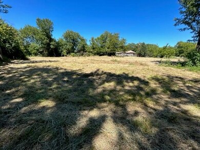 1701 Liberty St, Bonham, TX 75418 - photo 4